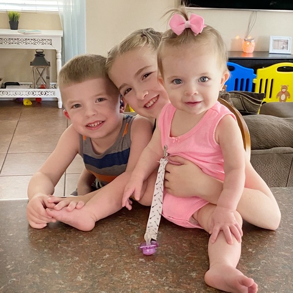 Meet your Posher, Allison - Picture 2 of 6